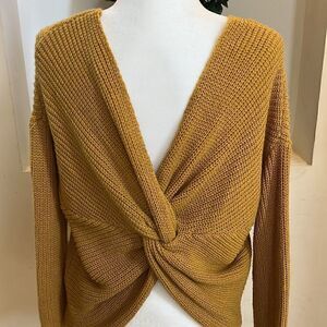 Women’s M mustard thick chunky twisted wrap back sweater